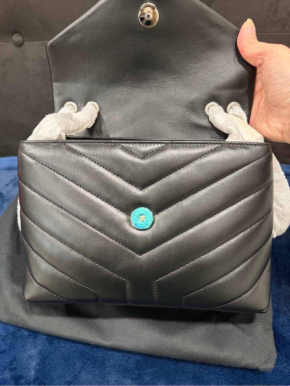 SAINT LAURENT Small Loulou Chain Bag Black with Silver hardware - Picture 2 of 13